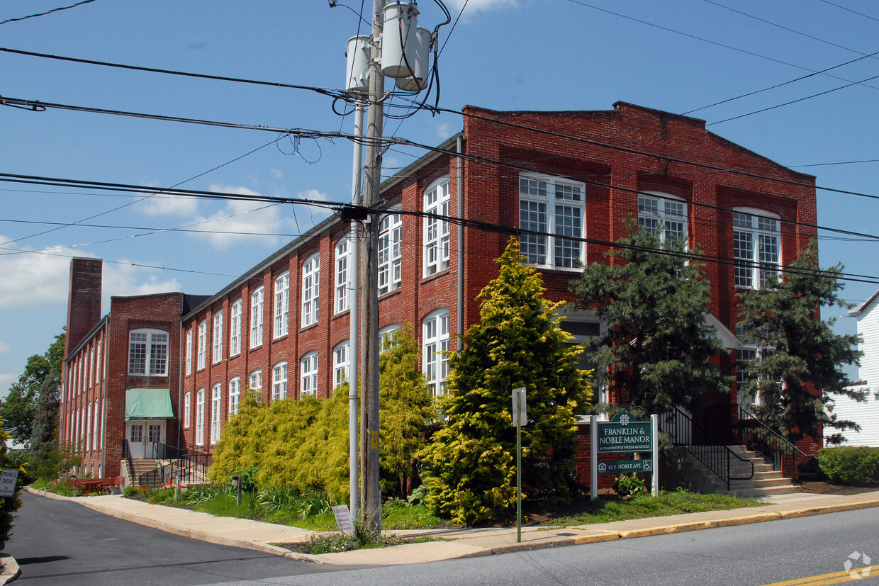 Foto del edificio - Franklin & Noble Manor