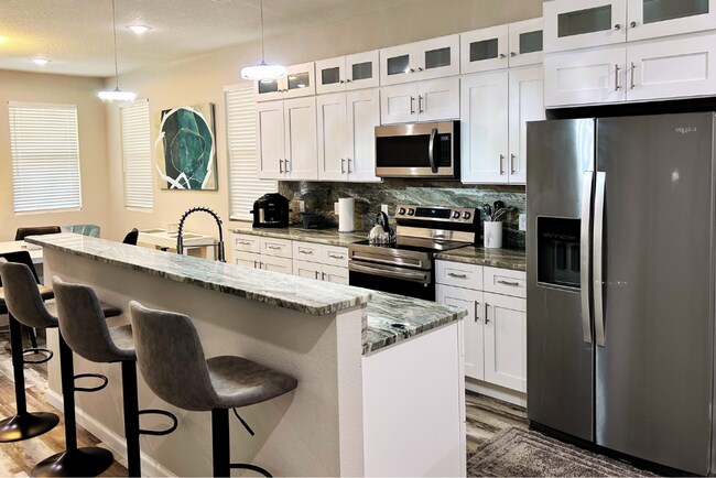 Foto del edificio - 2403 Mallory Ave