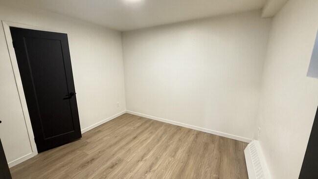 Photo du bâtiment - 60 Triller Ave