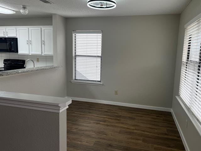 Building Photo - 786 Eiffel Dr