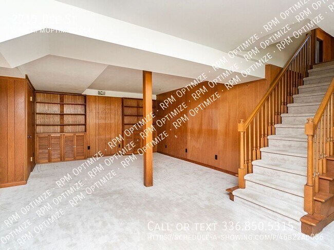 Foto del edificio - 2715 Dee St