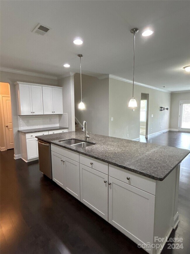 Foto del edificio - 1437 Bramblewood Dr