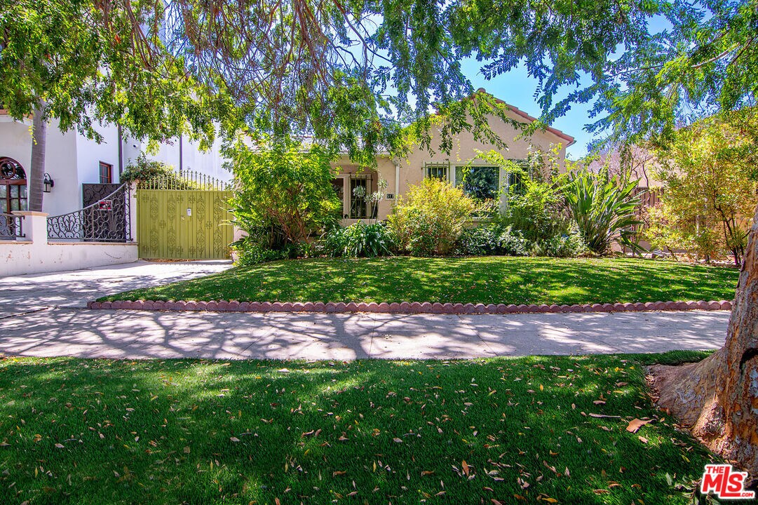 Primary Photo - 517 N Poinsettia Pl