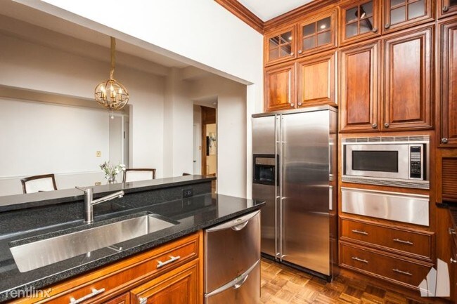 Foto del edificio - 3314 N Lake Shore Dr