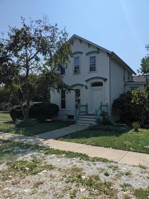 Building Photo - 304 W Crawford St