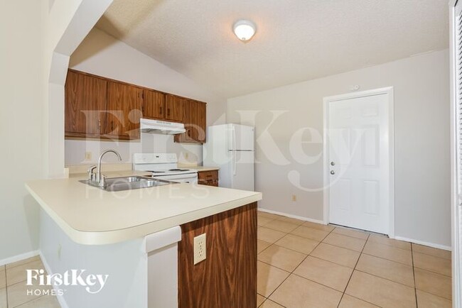 Building Photo - 121 Summerset Dr