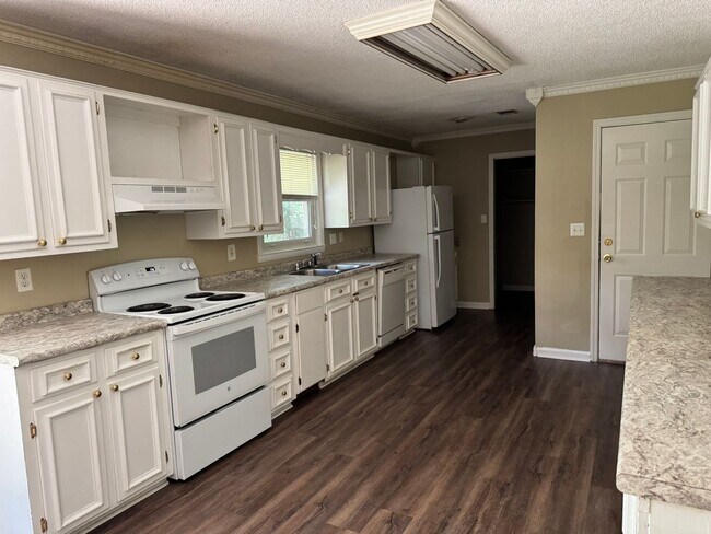 Building Photo - 121 Herty Dr