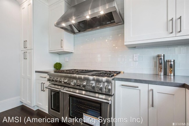 Foto del edificio - 3 br, 3 bath House - 590 Lombard Street