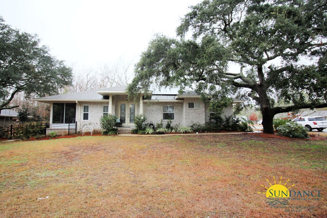 Primary Photo - Stunning 4 Bedroom Mary Esther home with S...