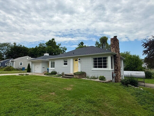Foto del edificio - Four Bedroom Home in Kalamazoo