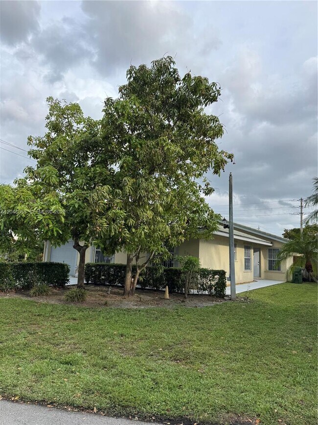 Foto del edificio - 1340 SW 122nd Way
