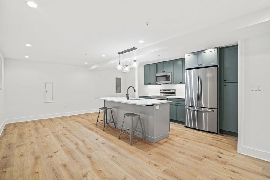 Primary Photo - Lovely Lower Level Unit Near Union Market/...