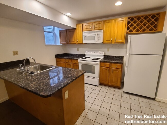 Building Photo - 51 Queensberry St