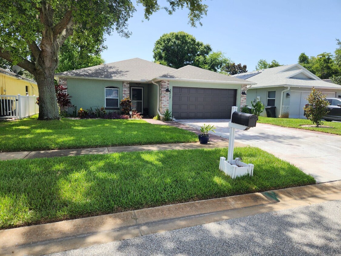 Primary Photo - Beautiful 3 bedroom home in the heart of P...