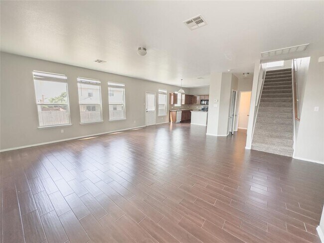 Foto del edificio - 9909 Fantail Ln