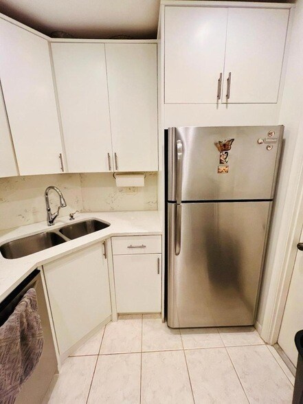 Foto del edificio - 136 NE 19th Ct