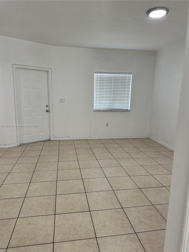 Foto del edificio - 3085 SE 17th Ave