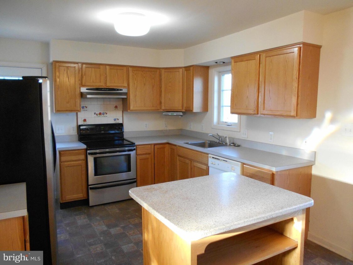 40 Stiles Way, Ranson, WV 25438 House Rental in Ranson, WV