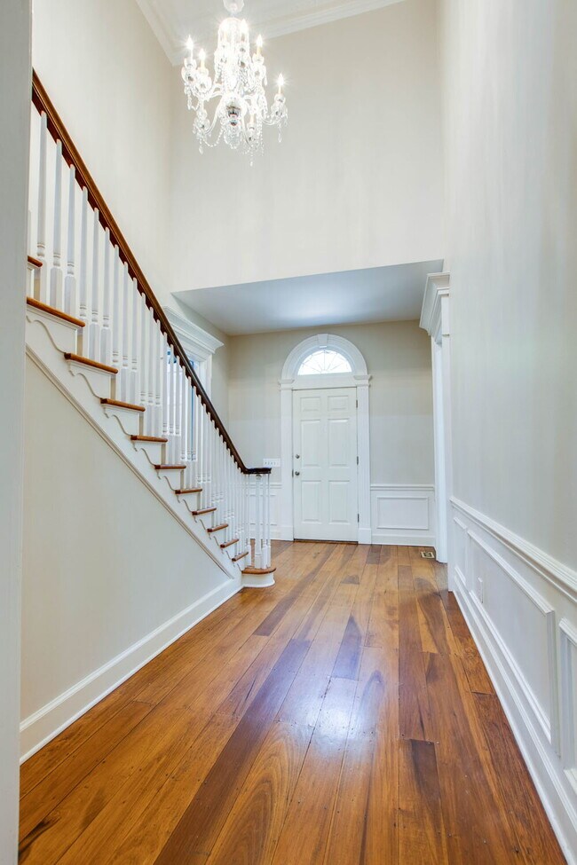 Building Photo - "Spacious 4-Bed Retreat in Murfreesboro with Elegant Granite Finishes!"