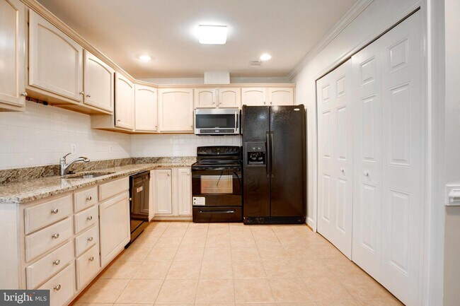 Building Photo - 1664 Westwind Way