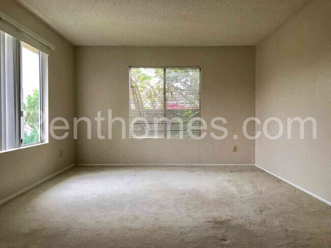 Foto del edificio - Mira Mesa, 9085 Danube Ln, Single Level, R...