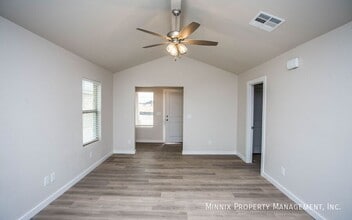 Building Photo - 327 E 77th St