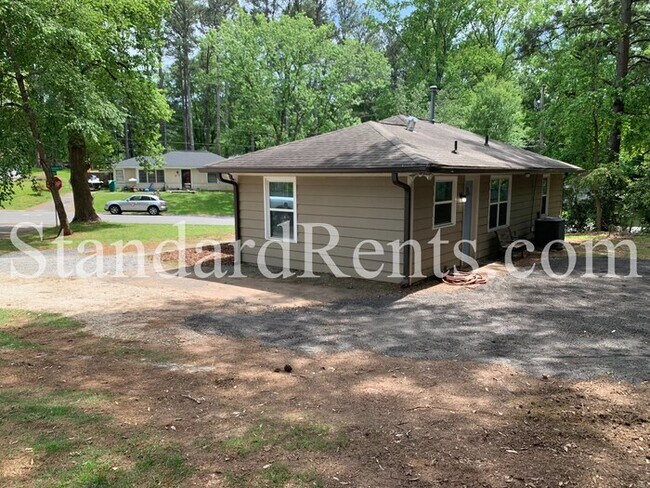 Foto del edificio - 2294 San Fernando Pl