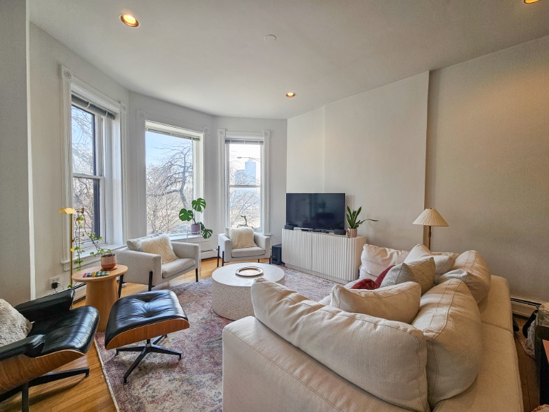 Photo - 1808 N Clark St (Chicago, IL)