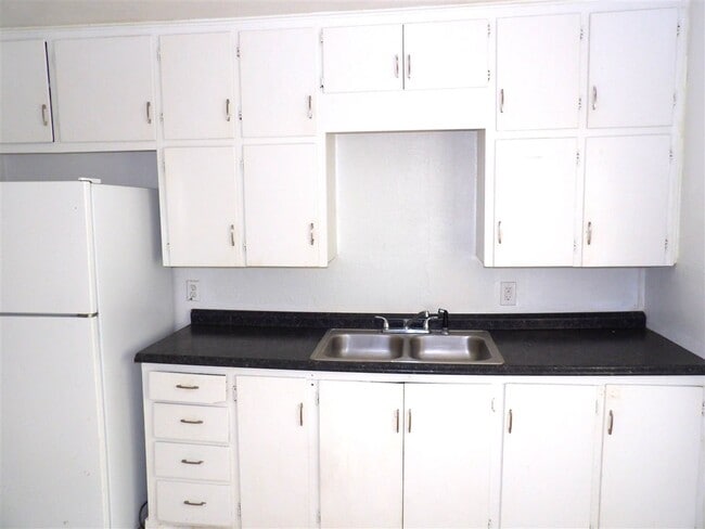 Foto del edificio - 2220 NW Pollard Ave