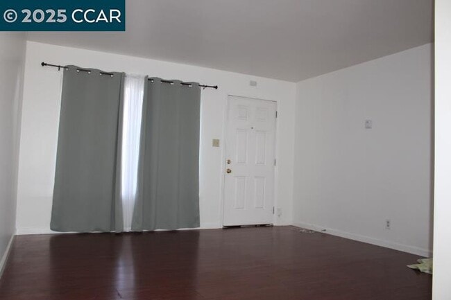 Foto del edificio - 4212 Nevin Ave