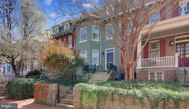 Building Photo - 643 E St NE