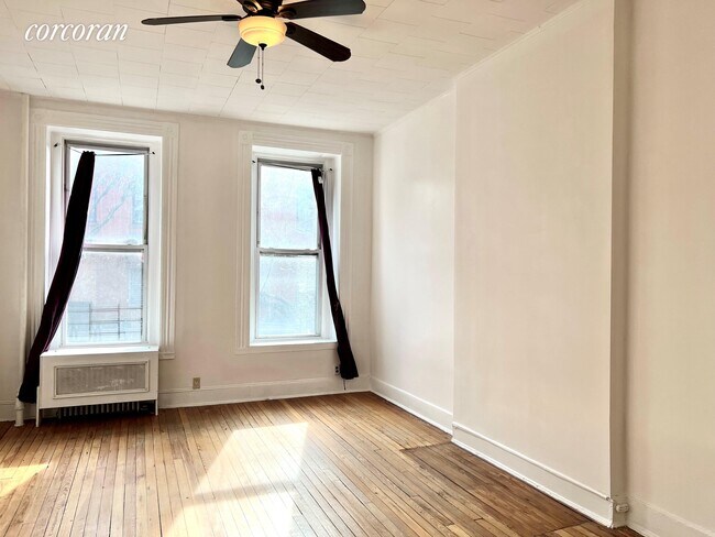 Building Photo - 545 10th St