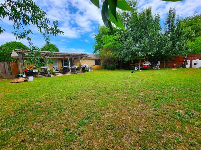 Building Photo - 912 Springwood Dr