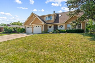 Building Photo - 104 S Knollwood Dr