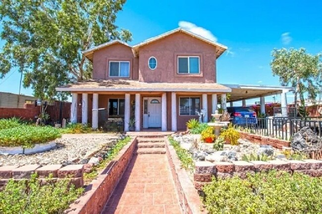 Foto del edificio - 1634 San Luis Ln