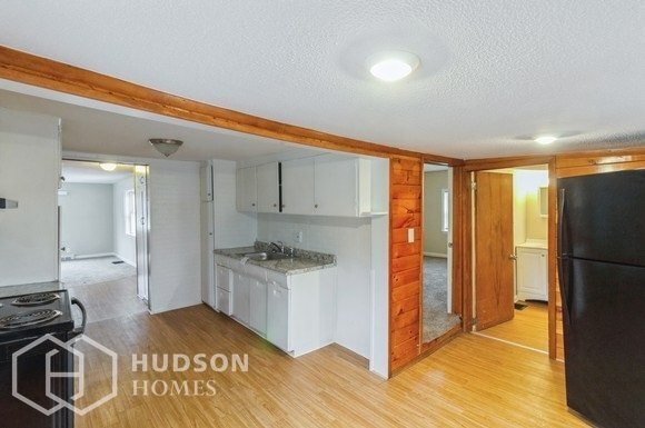 Building Photo - 401 Capen Rd
