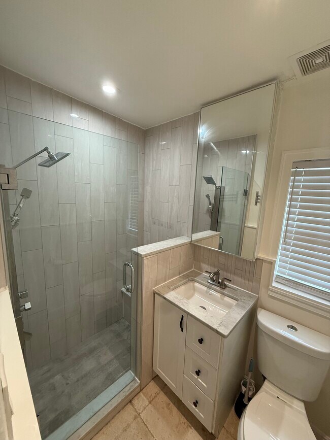 Foto del edificio - 940 W Fairbanks Ave