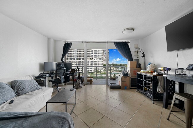 Building Photo - Bay Park Towers
