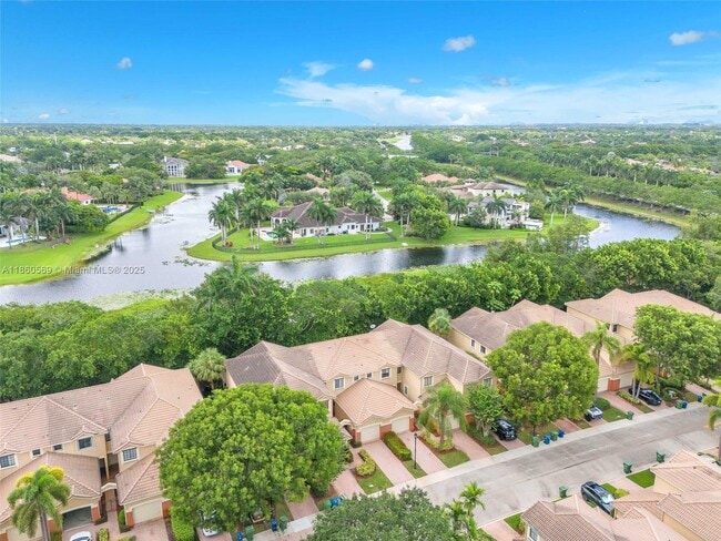 Building Photo - 3823 Tree Top Dr