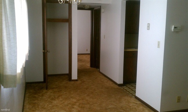 Building Photo - 304 Central Dr