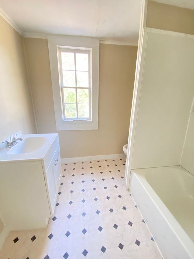 2Bed/1Bath Home Available June 2026! - 2Bed/1Bath Home Available June 2026!