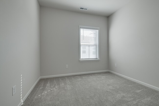 Foto del edificio - 6027 Towering Oaks Dr