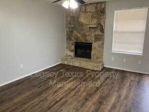 Building Photo - 1407 Courtney Pl