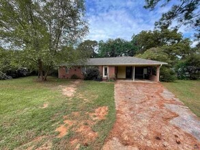 Building Photo - 608 Bernard Dr