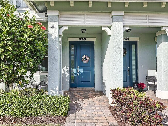 Foto del edificio - 1240 Eucalyptus Dr