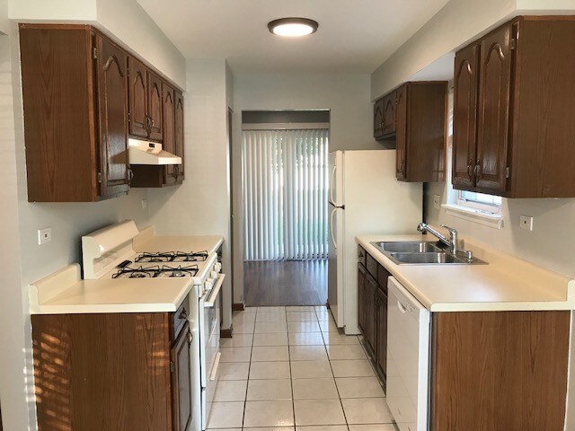 Building Photo - 311 Green Knoll Ln
