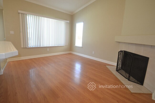 Building Photo - 5016 Mesa Ridge Dr