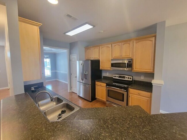 Foto del edificio - 325 Majesty Ct