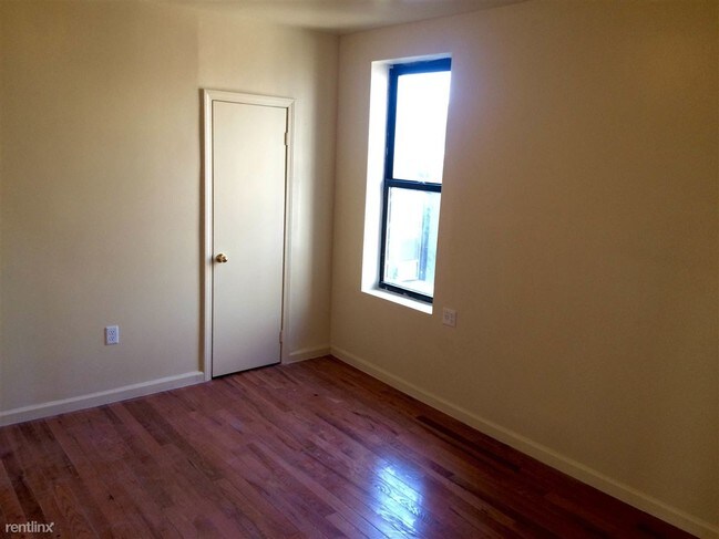 Building Photo - 3 br, 1 bath Apartment - 505 W 162nd St