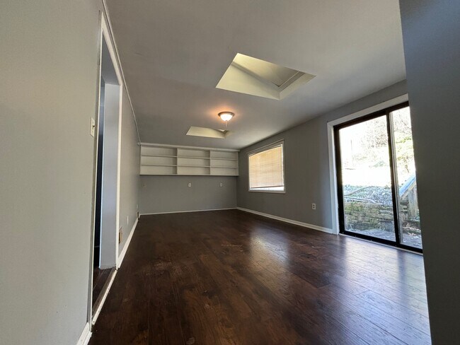 Foto del edificio - 406 Woodland Rd